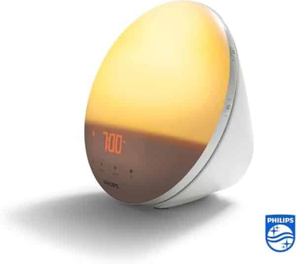 Découvrez notre test complet du philips Eveil lumière HF3519/01. Simulez le lever du soleil pour un réveil en douceur et améliorez votre quotidien avec cette innovation lumineuse.