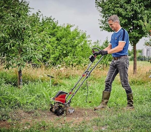 Découvrez notre test approfondi de la motobineuse électrique Einhell GC-RT 1545 M et explorez ses fonctionnalités, puissance et robustesse pour améliorer votre jardinage